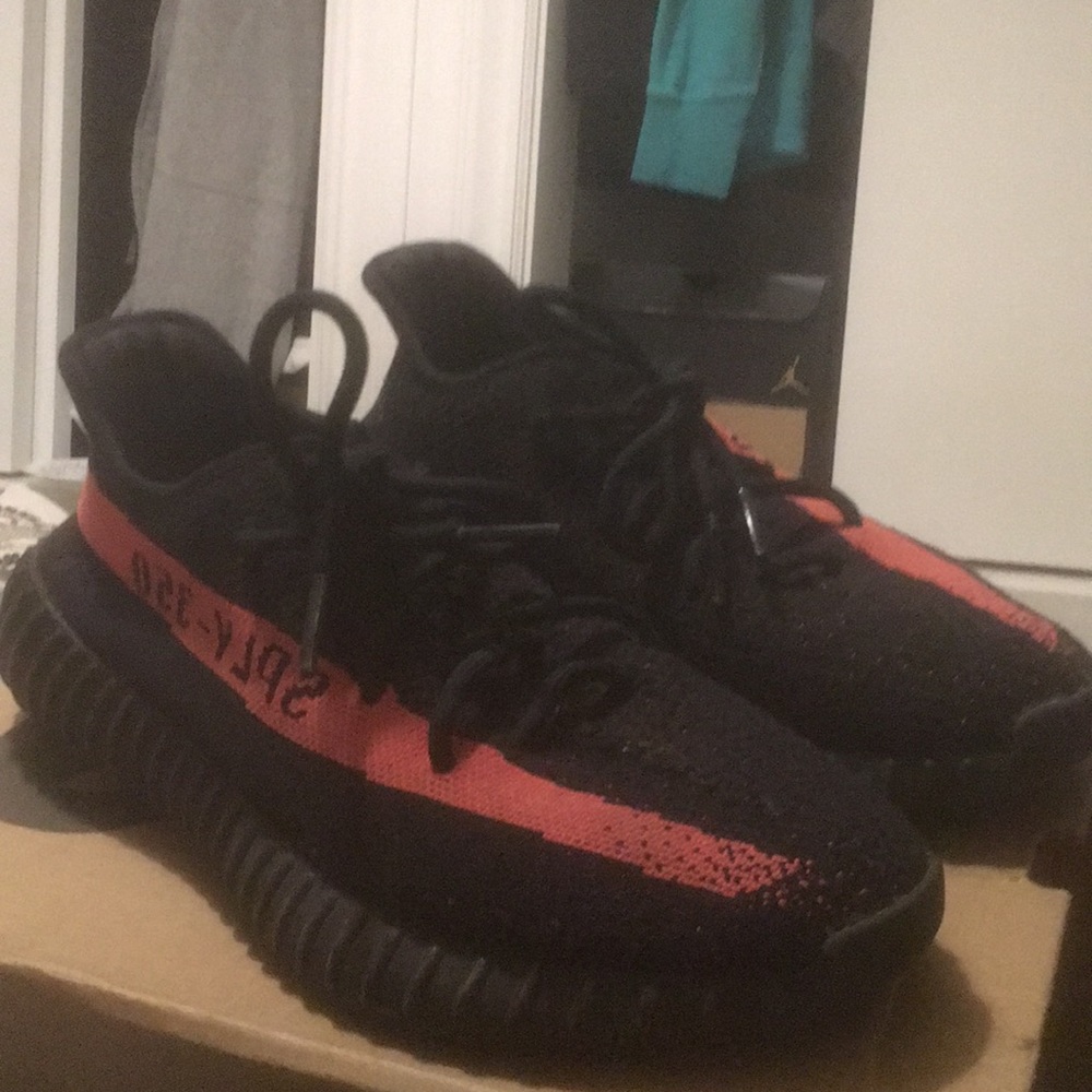 Adidas Yeezy Boost 350 v2 core black and red